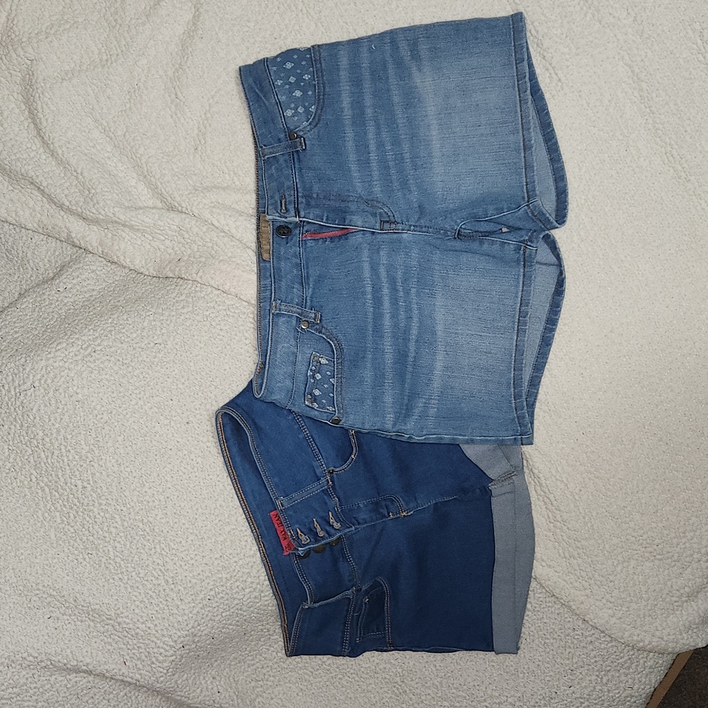 Womens Medium/Size 8 Shorts